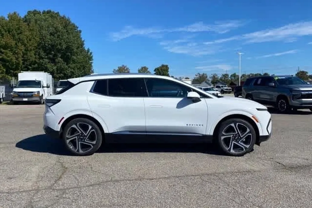 2025 Chevrolet Equinox EV 1LT photo 1
