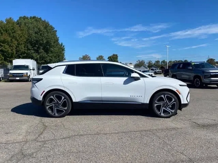 2025 Chevrolet Equinox EV 1LT photo 1