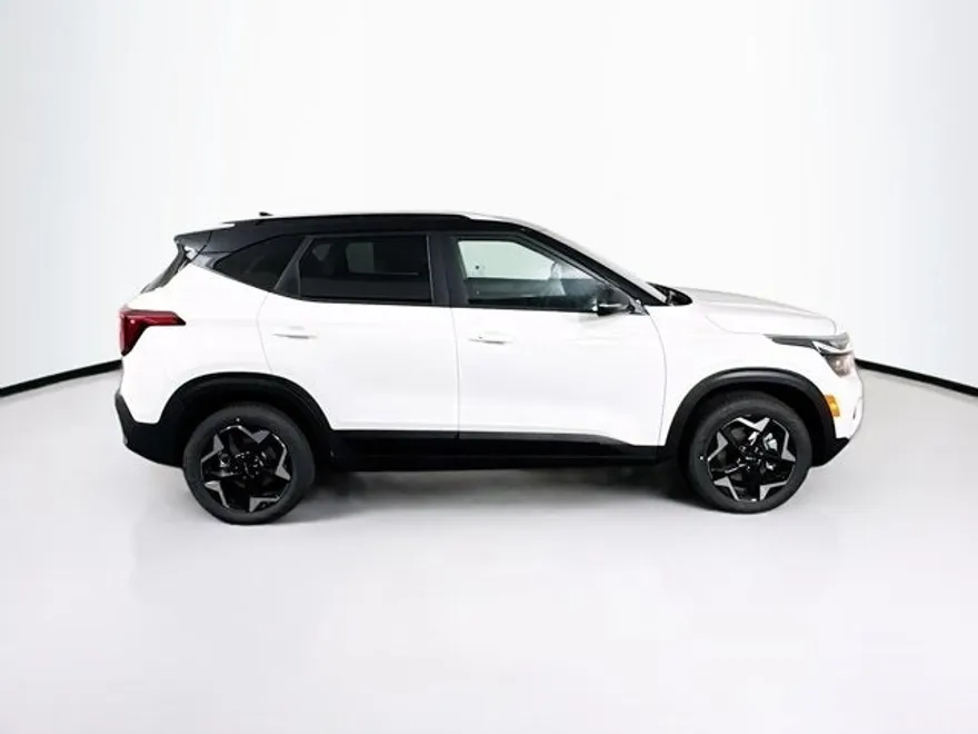 2025 Kia Seltos S photo 1