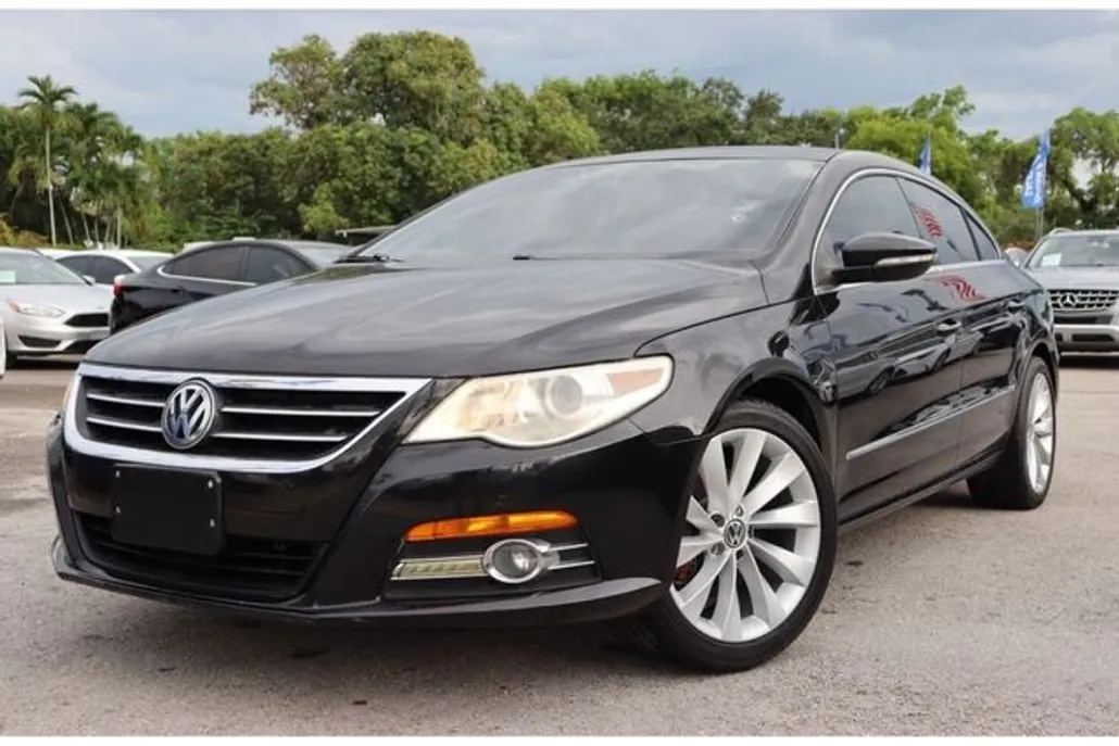 2010 Volkswagen CC Luxury photo 1