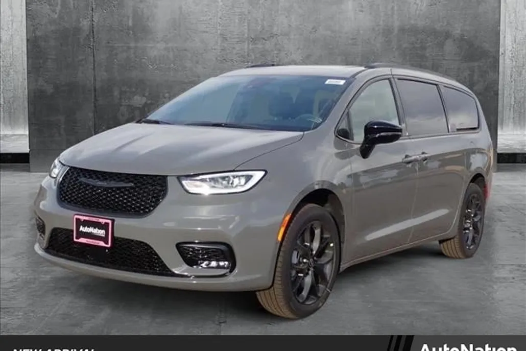 2025 Chrysler Pacifica Limited photo 1