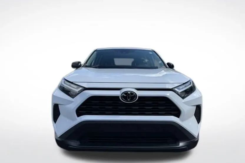 2024 Toyota RAV4 LE photo 1
