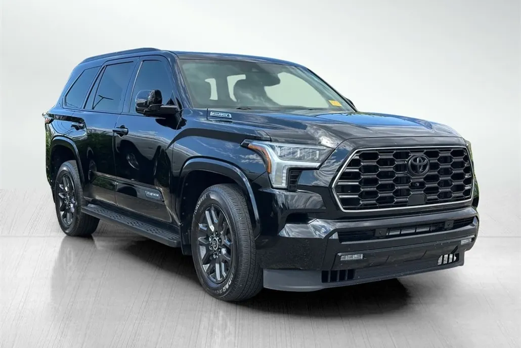 2024 Toyota Sequoia Platinum photo 1
