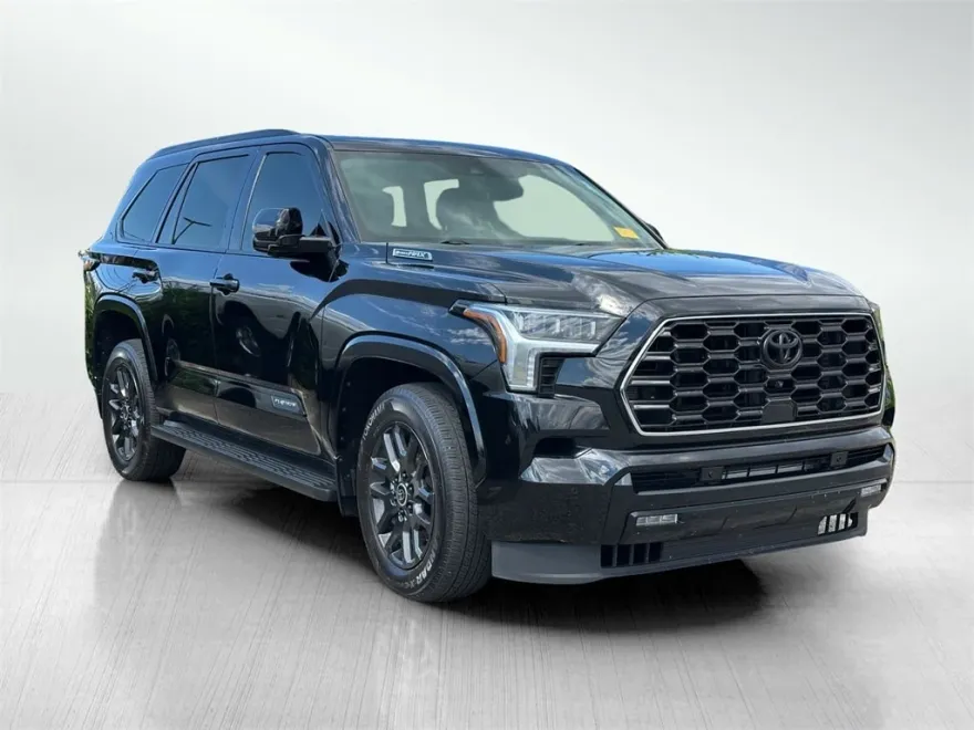 2024 Toyota Sequoia Platinum photo 1