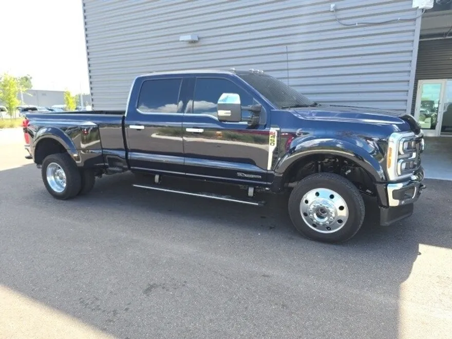 2025 Ford F-450 photo 1
