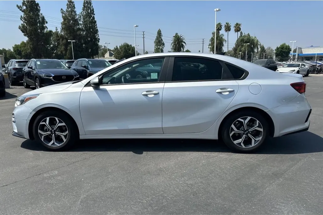 2020 Kia Forte LXS photo 1