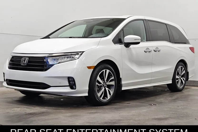 2023 Honda Odyssey Touring photo 1
