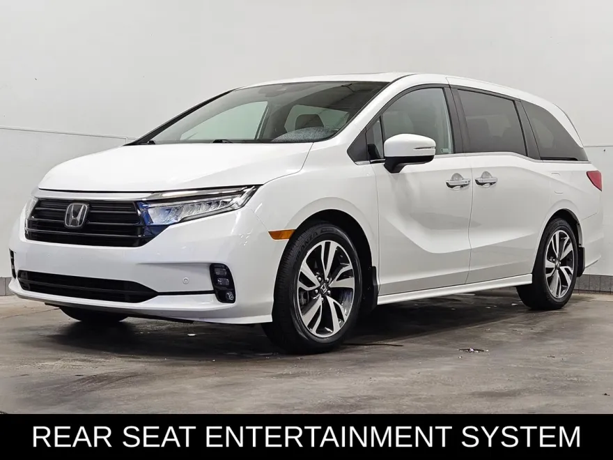 2023 Honda Odyssey Touring photo 1