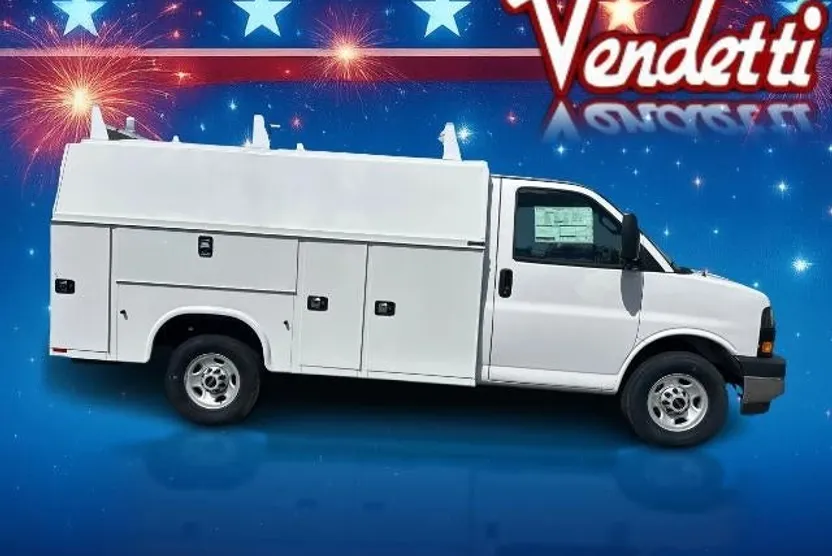 2024 Gmc Savana Cutaway 3500 Base photo 1