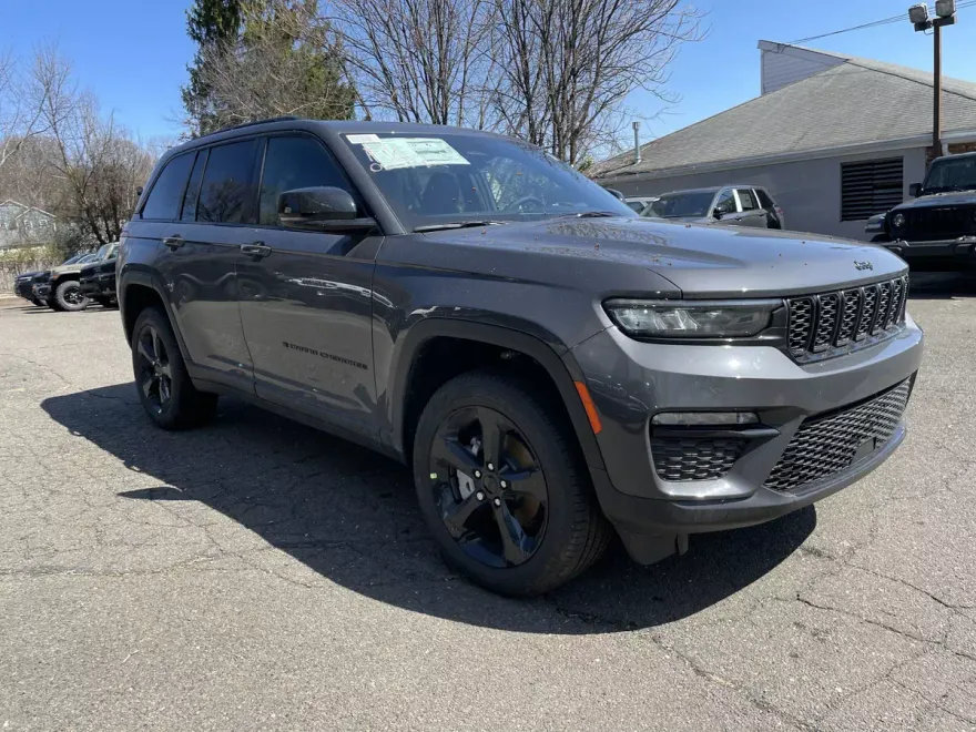 2025 Jeep Grand Cherokee Limited photo 1