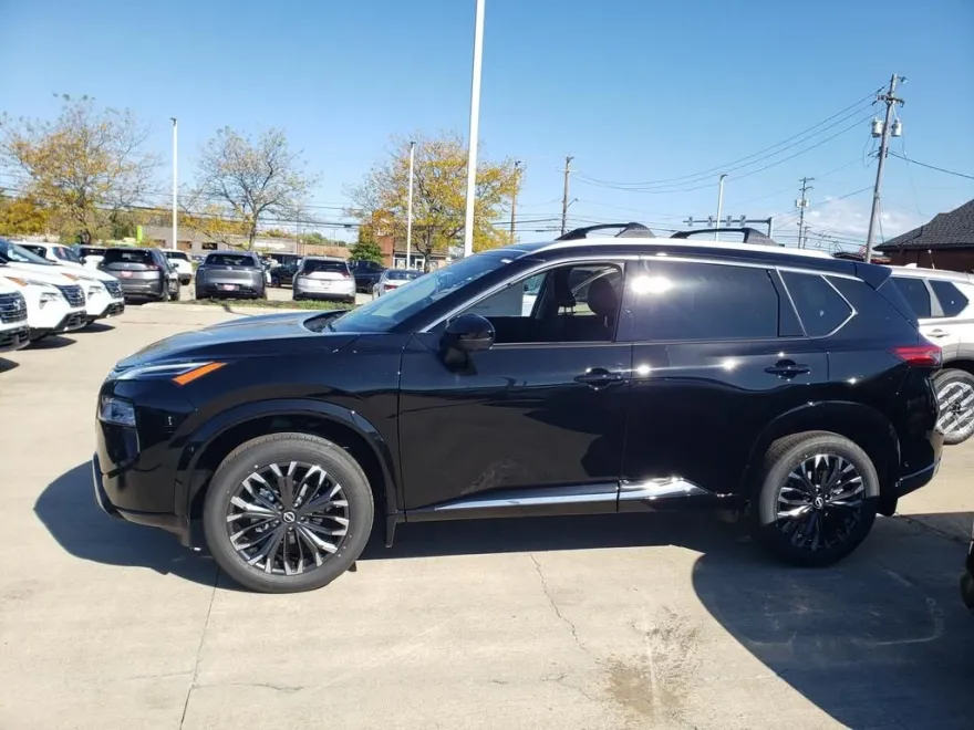 2026 Nissan Rogue Platinum photo 1