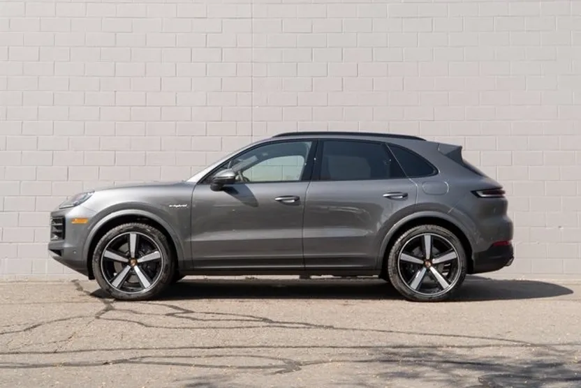 2026 Porsche Cayenne E-Hybrid photo 1