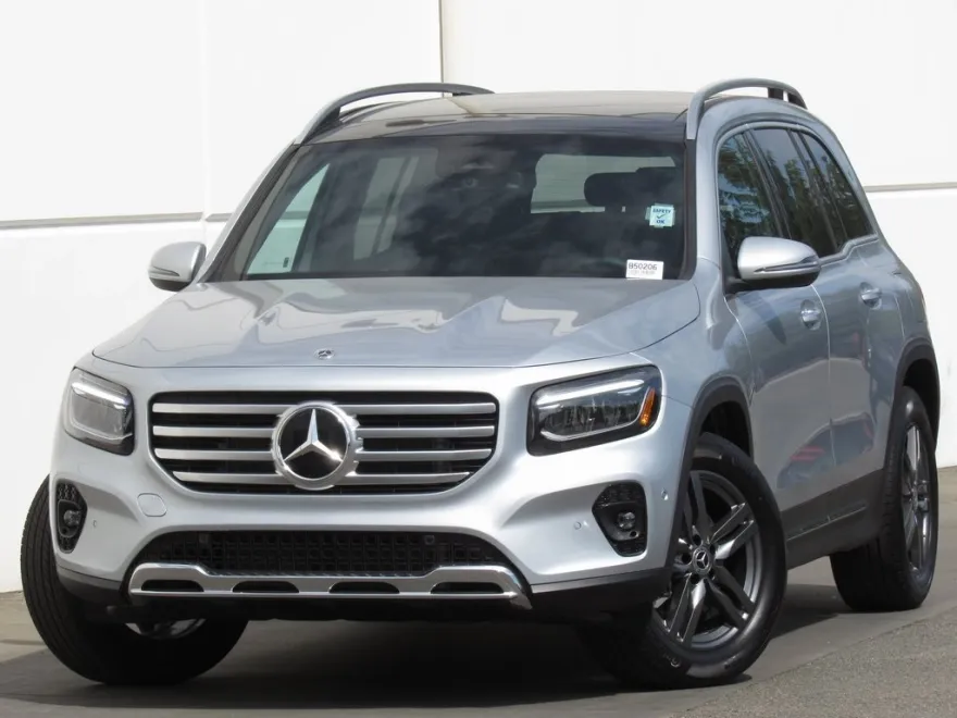 2025 Mercedes Benz GLB 250 4MATIC photo 1