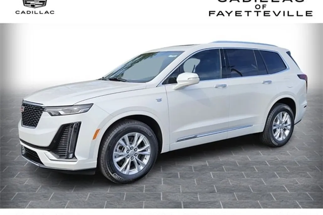 2025 Cadillac XT6 Luxury photo 1