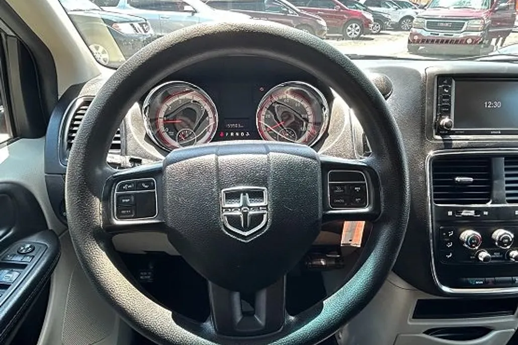 2018 Dodge Grand Caravan SE photo 1