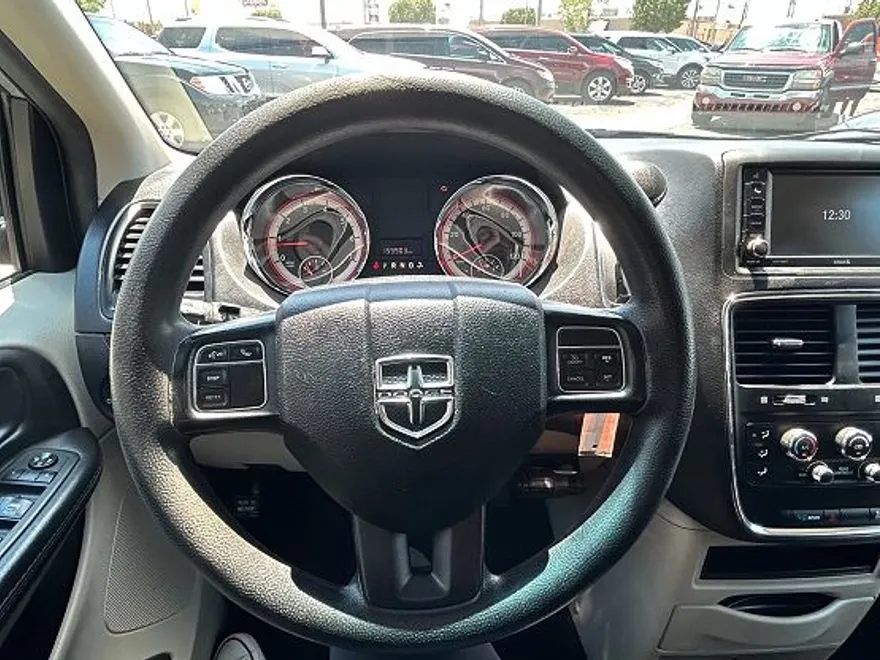 2018 Dodge Grand Caravan SE photo 1