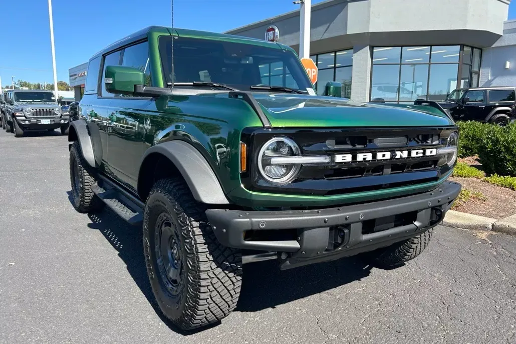 2024 Ford Bronco Outer Banks photo 1