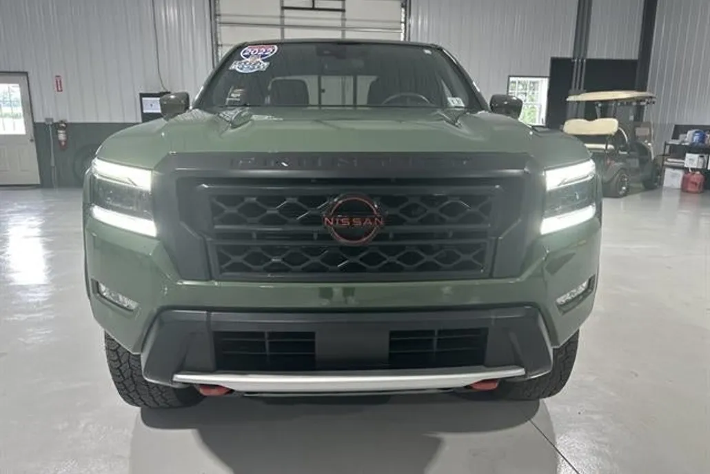 2022 Nissan Frontier PRO-4X photo 1
