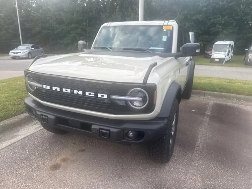 2025 Ford Bronco Badlands photo 1