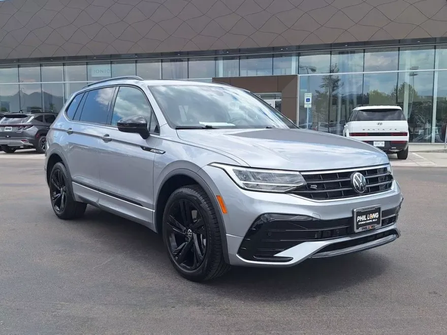 2024 Volkswagen Tiguan SE R-Line Black photo 1