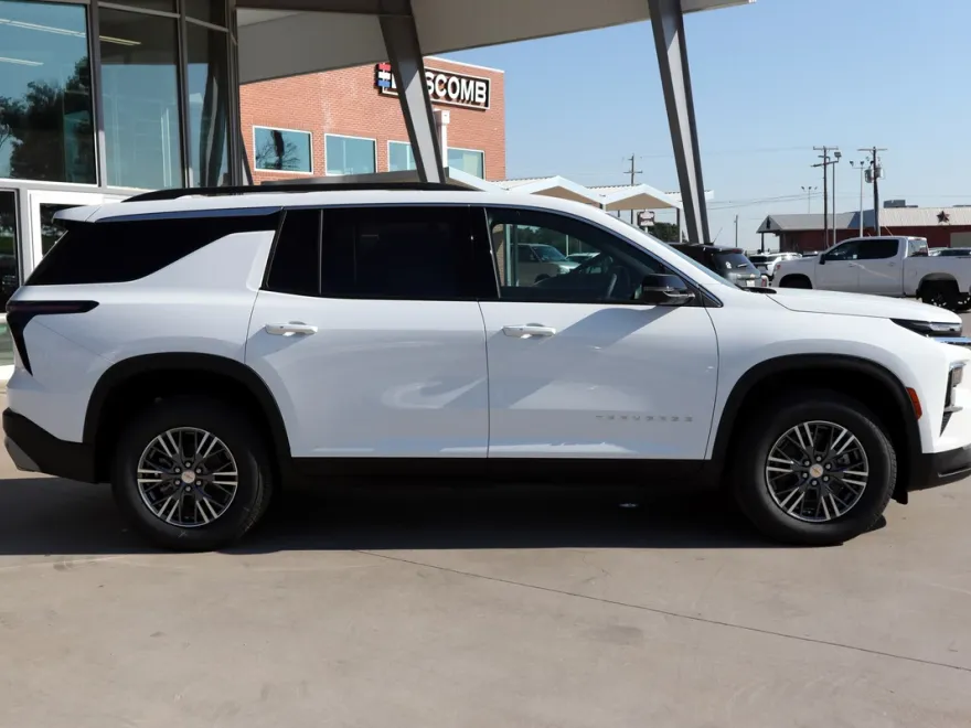 2026 Chevrolet Traverse photo 1