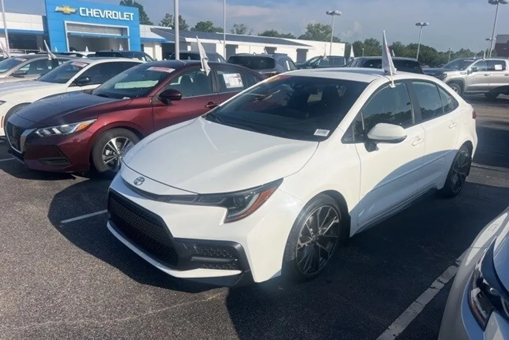 2022 Toyota Corolla SE photo 1