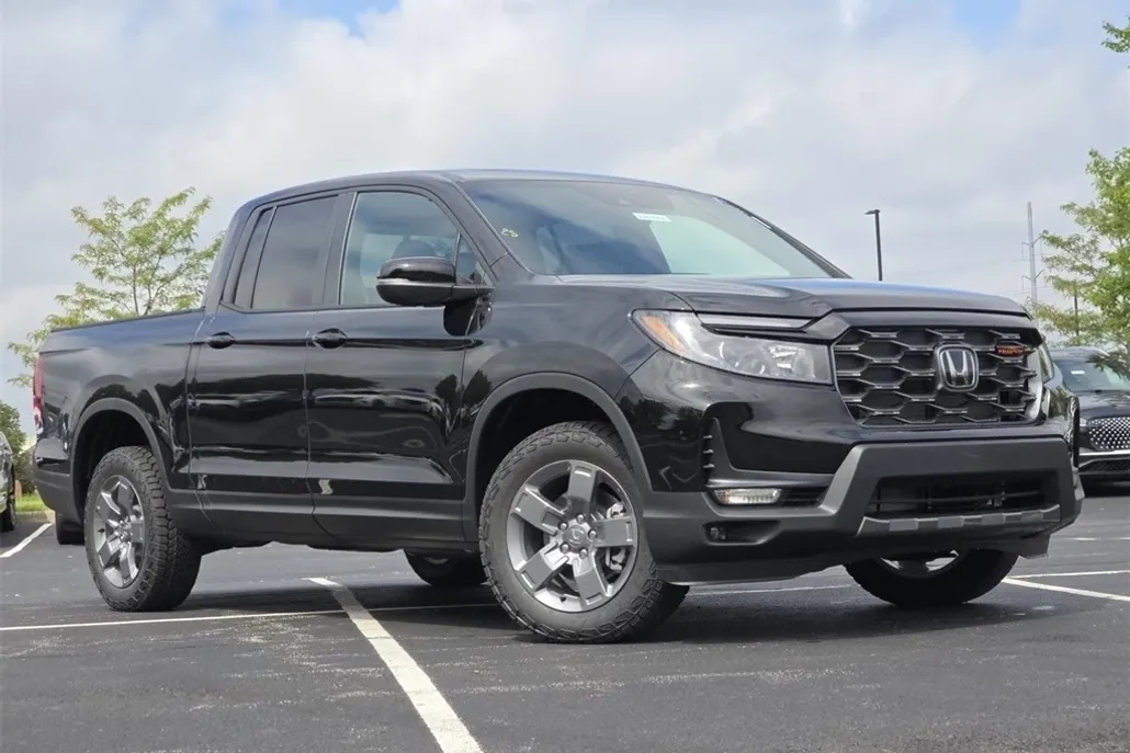 2025 Honda Ridgeline TrailSport photo 1