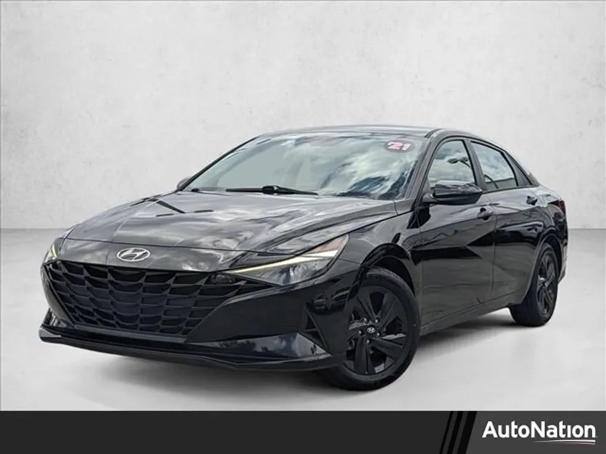 2021 Hyundai Elantra SEL photo 1