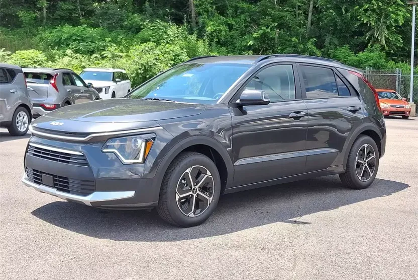 2025 Kia Niro EX photo 1