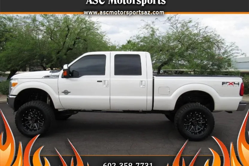 2011 Ford F-250 Lariat photo 1