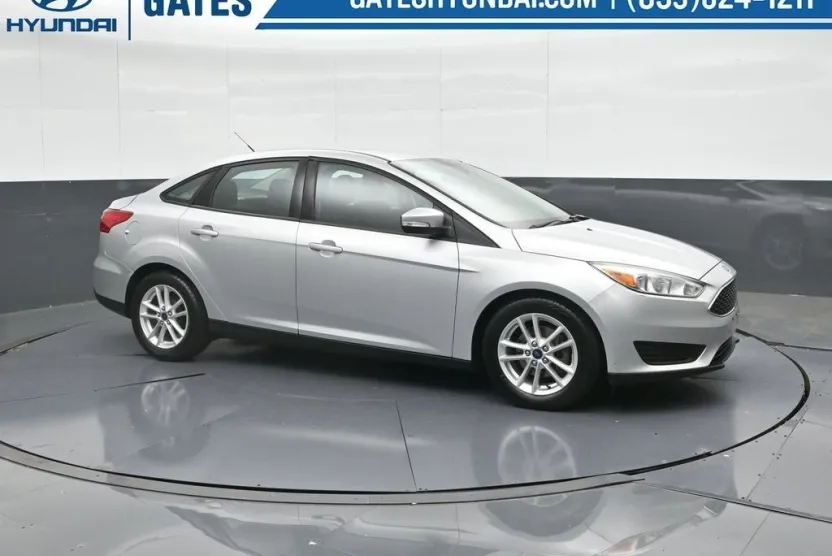 2016 Ford Focus SE photo 1