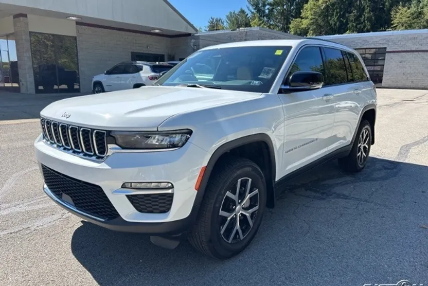 2024 Jeep Grand Cherokee Limited photo 1