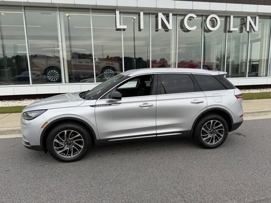 2020 Lincoln Corsair Standard photo 1