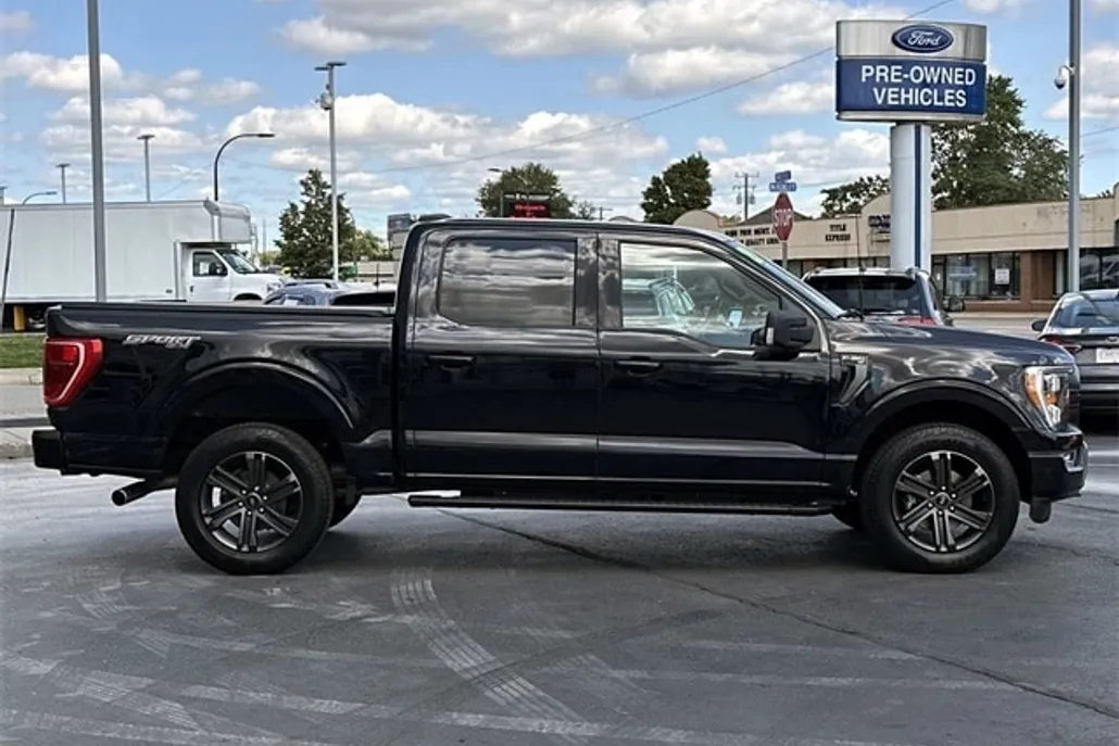 2021 Ford F-150 XLT photo 1