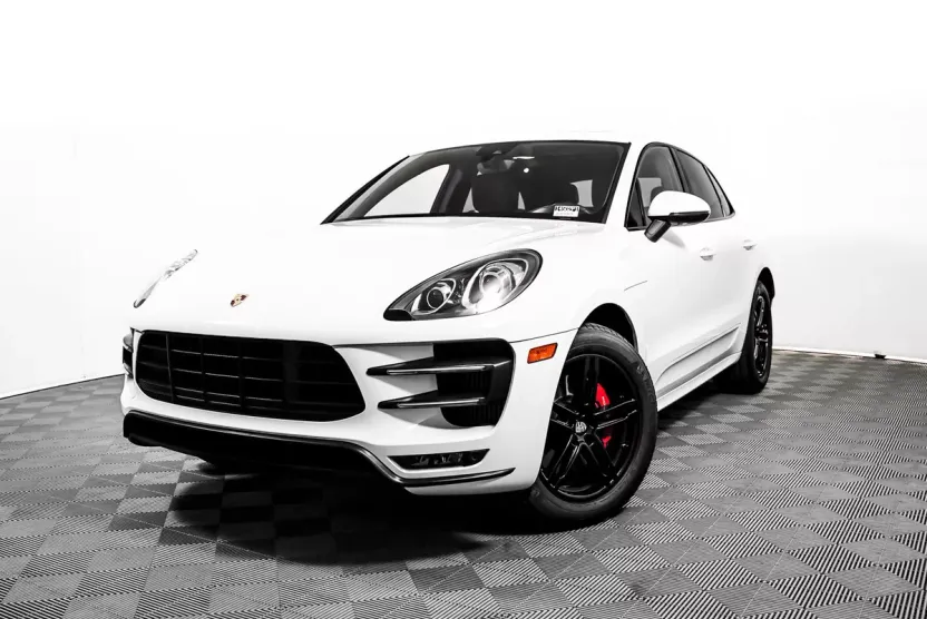 2015 Porsche Macan Turbo photo 1
