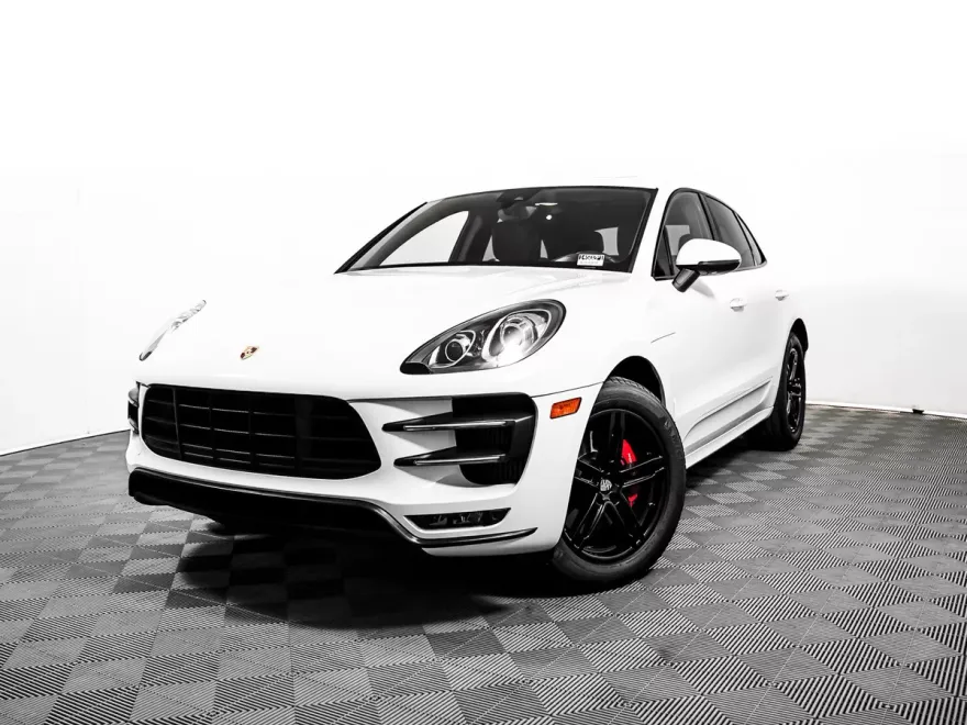 2015 Porsche Macan Turbo photo 1
