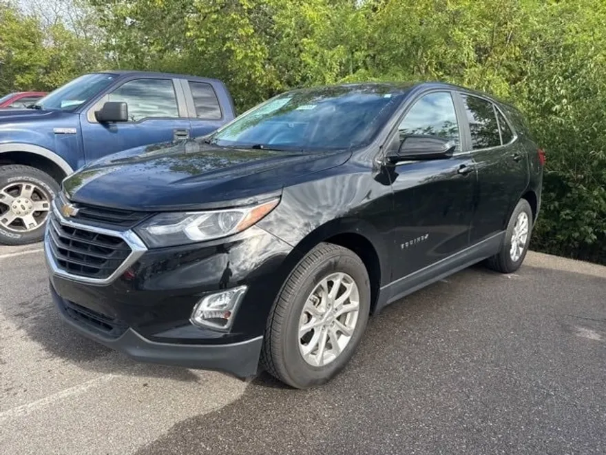 2021 Chevrolet Equinox LT photo 1