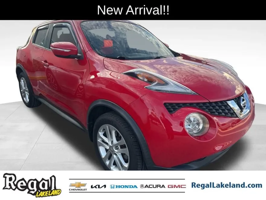 2015 Nissan Juke SV photo 1
