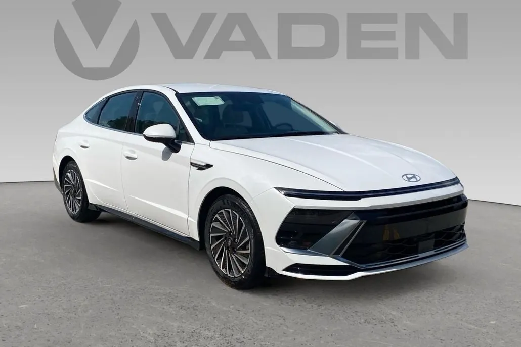 2025 Hyundai Sonata Hybrid SEL photo 1