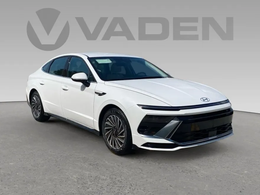 2025 Hyundai Sonata Hybrid SEL photo 1