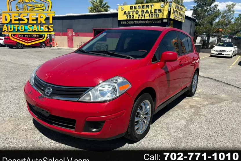 2012 Nissan Versa 1.8 S photo 1