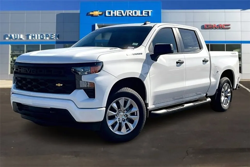 2026 Chevrolet Silverado 1500 Custom photo 1