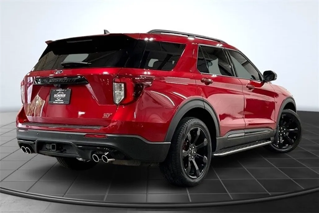 2021 Ford Explorer ST photo 1