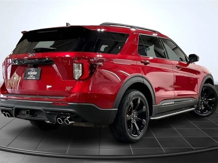 2021 Ford Explorer ST photo 1