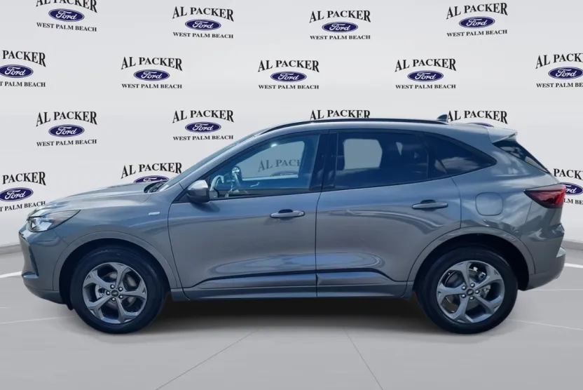 2024 Ford Escape ST-Line Select photo 1
