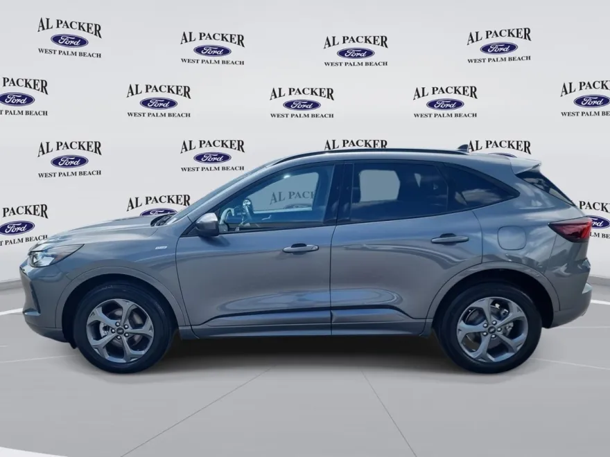 2024 Ford Escape ST-Line Select photo 1