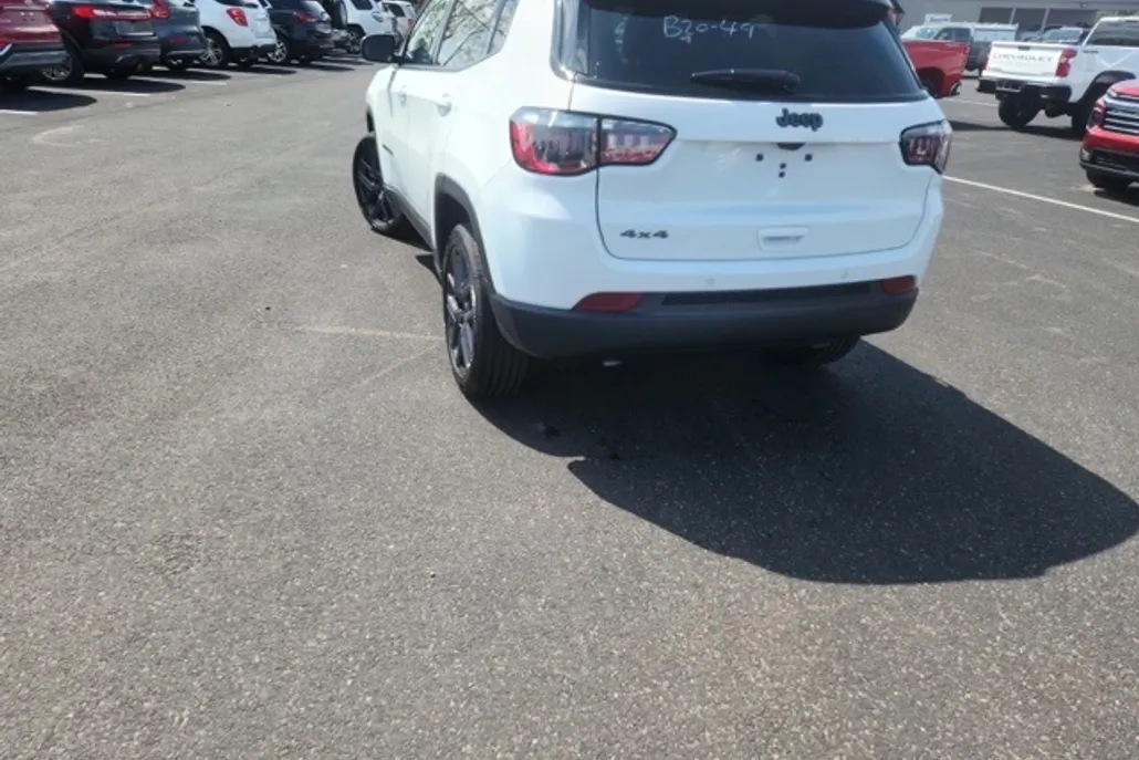 2025 Jeep Compass Limited photo 1