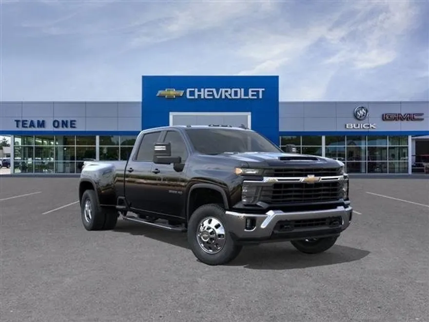 2026 Chevrolet Silverado LT photo 1