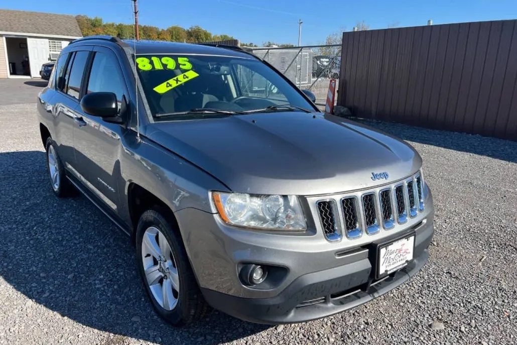 2013 Jeep Compass Latitude photo 1