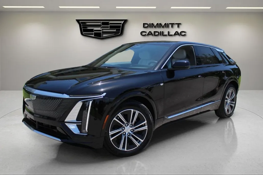 2025 Cadillac Lyriq Luxury photo 1